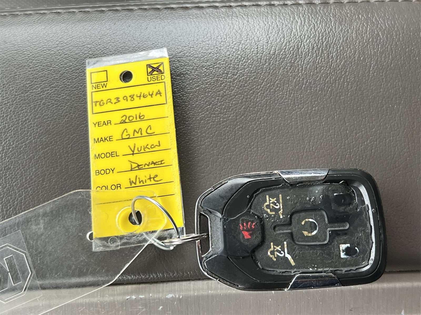 Thumbnail: 2016 GMC Yukon - 36