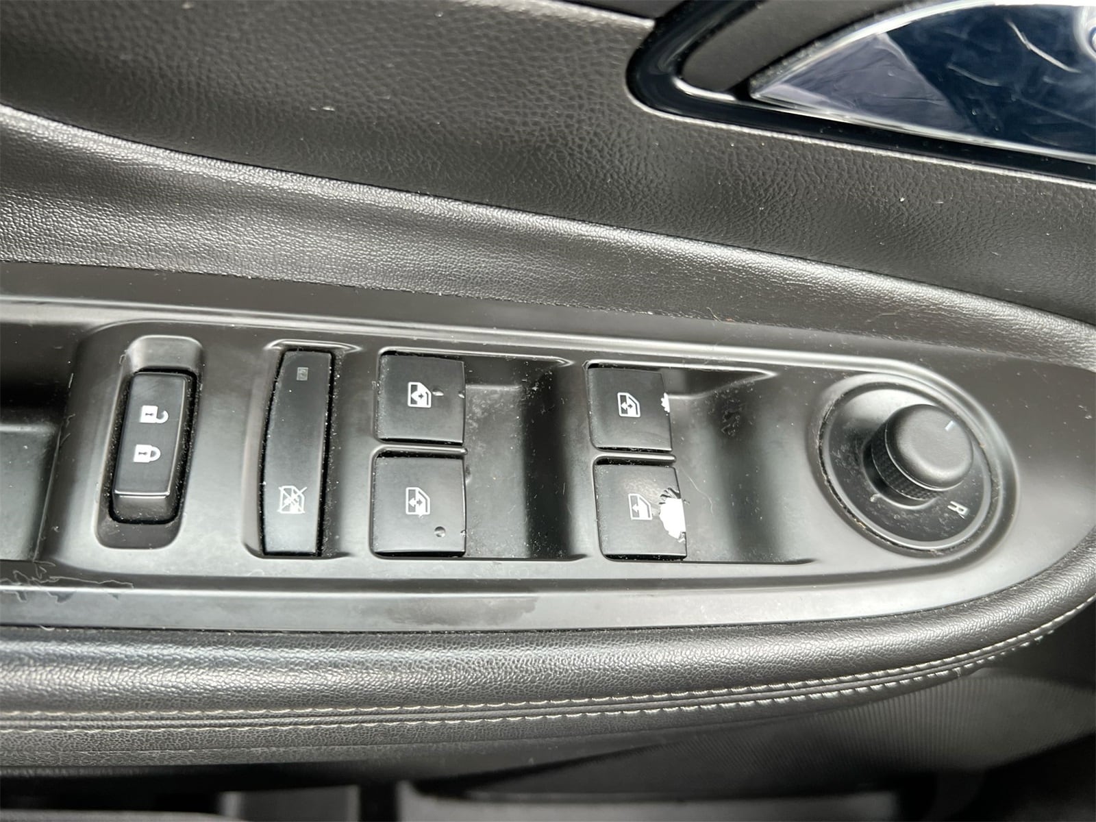 Thumbnail: 2018 Buick Encore - 17