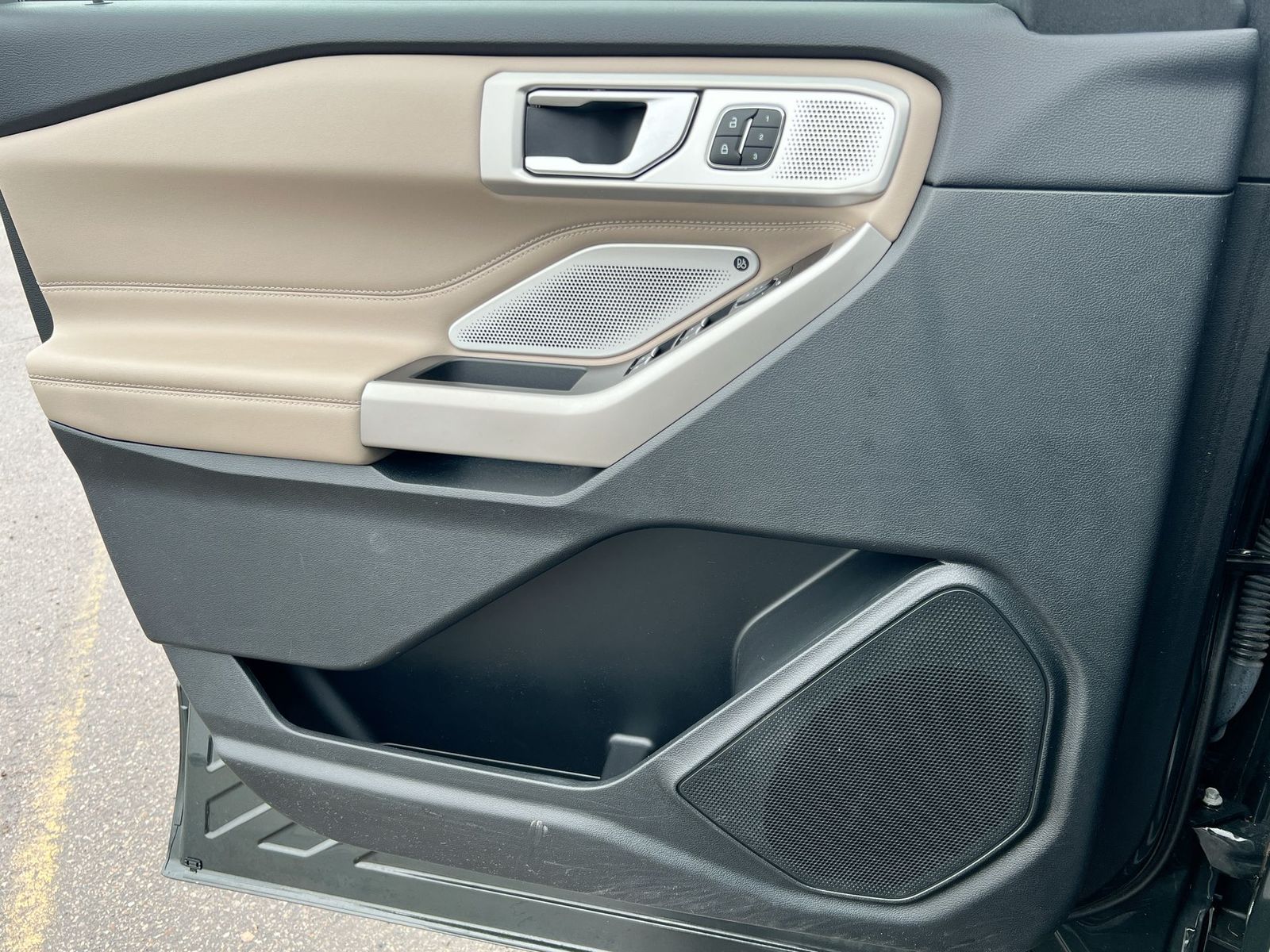 Thumbnail: 2023 Ford Explorer - 31