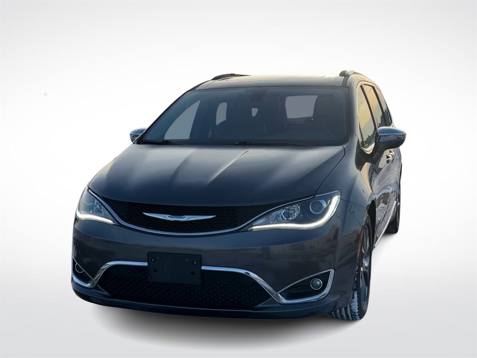 Thumbnail: 2018 Chrysler Pacifica - 4