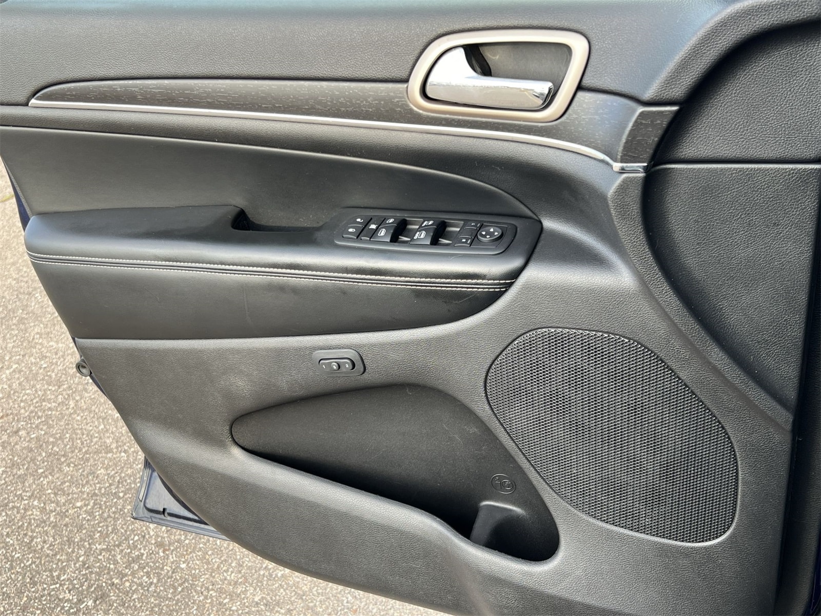 Thumbnail: 2017 Jeep Grand Cherokee - 29