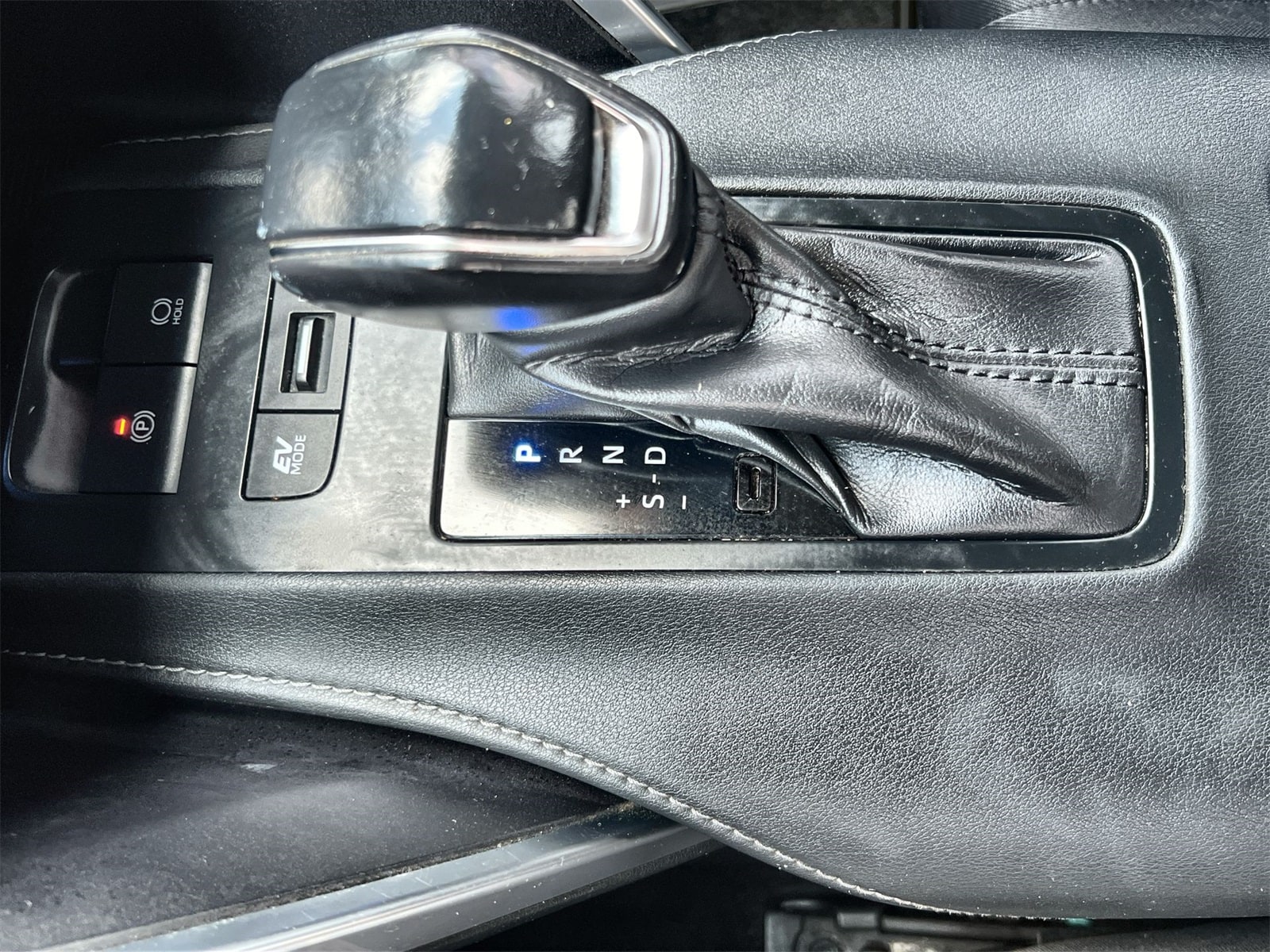 Thumbnail: 2021 Toyota Venza - 32