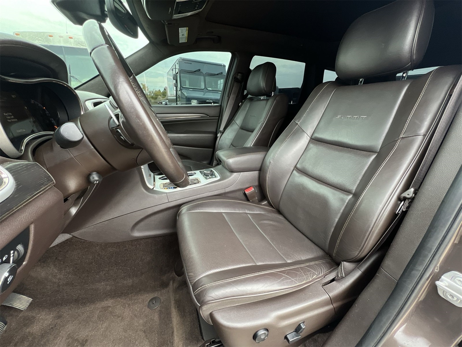 Thumbnail: 2018 Jeep Grand Cherokee - 17