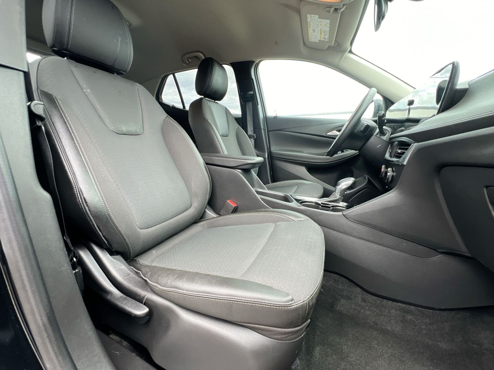 Thumbnail: 2025 Buick Encore GX - 21