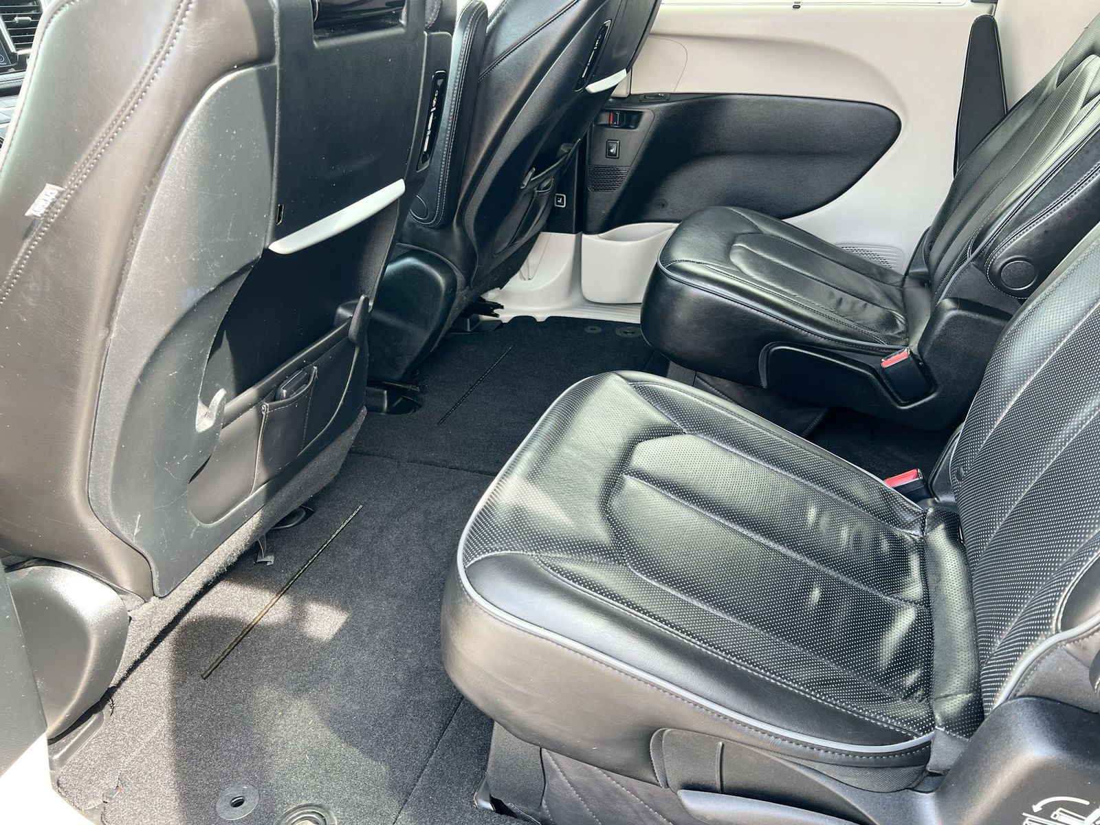 Thumbnail: 2019 Chrysler Pacifica - 18