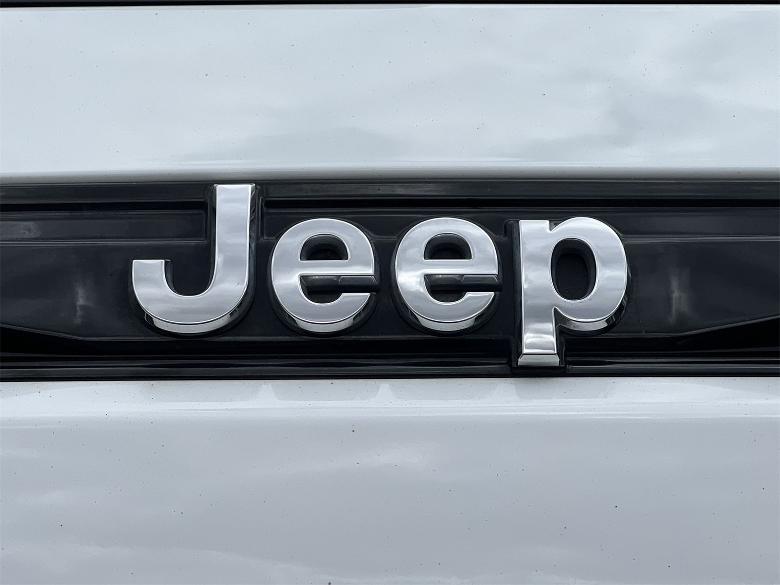 Thumbnail: 2023 Jeep Grand Cherokee - 12