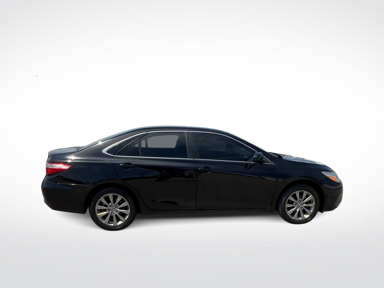 2016 Toyota Camry XLE 9