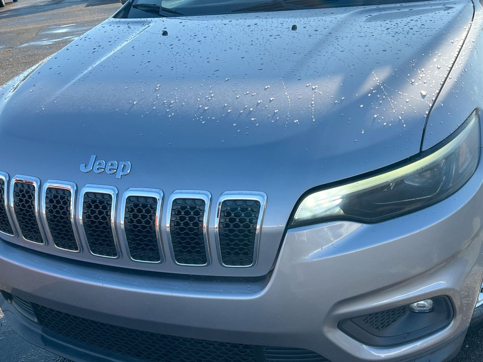 Thumbnail: 2019 Jeep Cherokee - 11