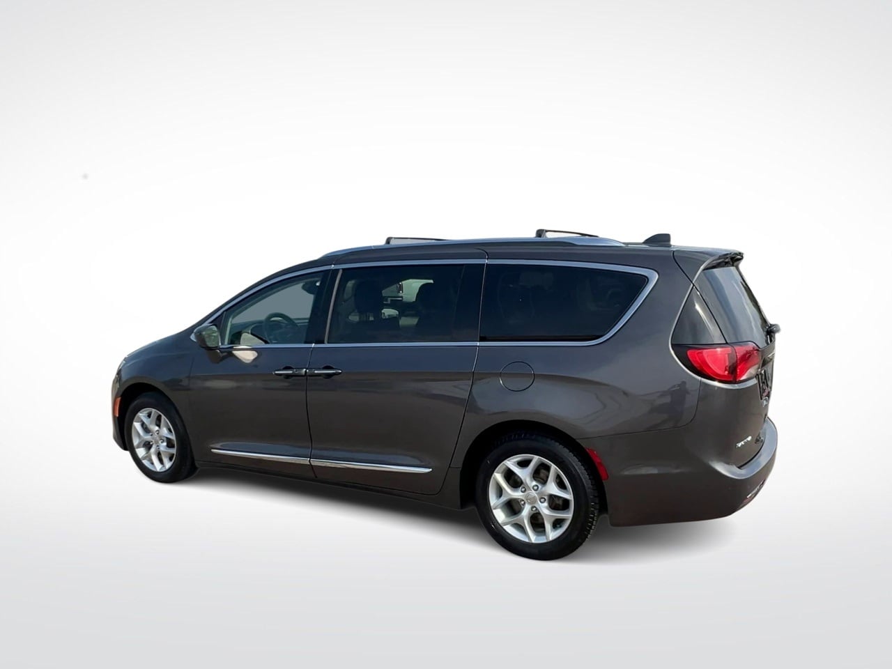 Thumbnail: 2018 Chrysler Pacifica - 6