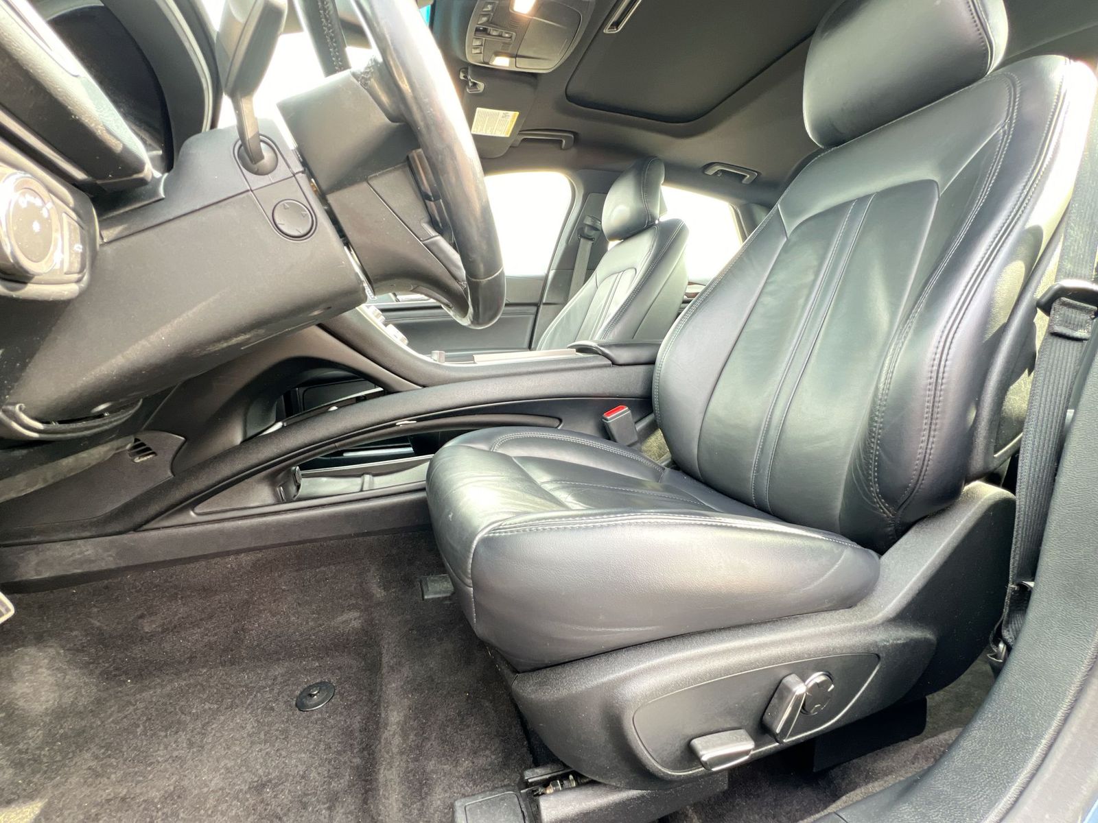 Thumbnail: 2019 Lincoln MKZ - 15