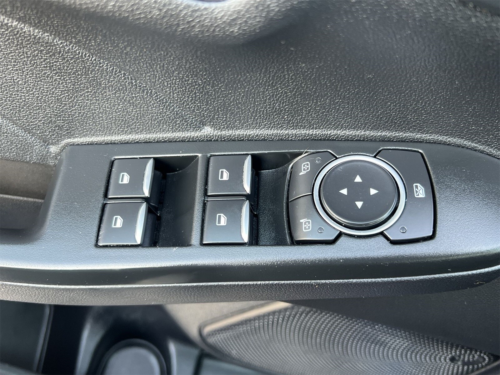 Thumbnail: 2022 Ford Escape - 18