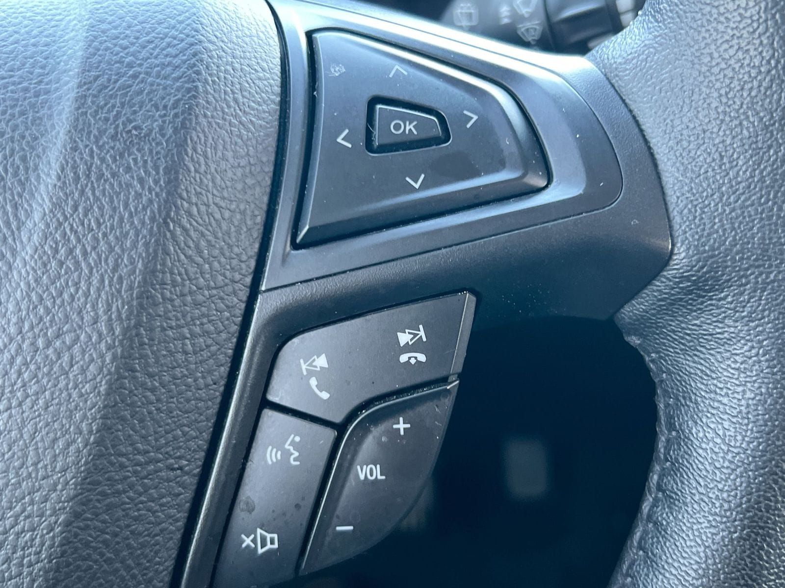 Thumbnail: 2022 Ford Edge - 24