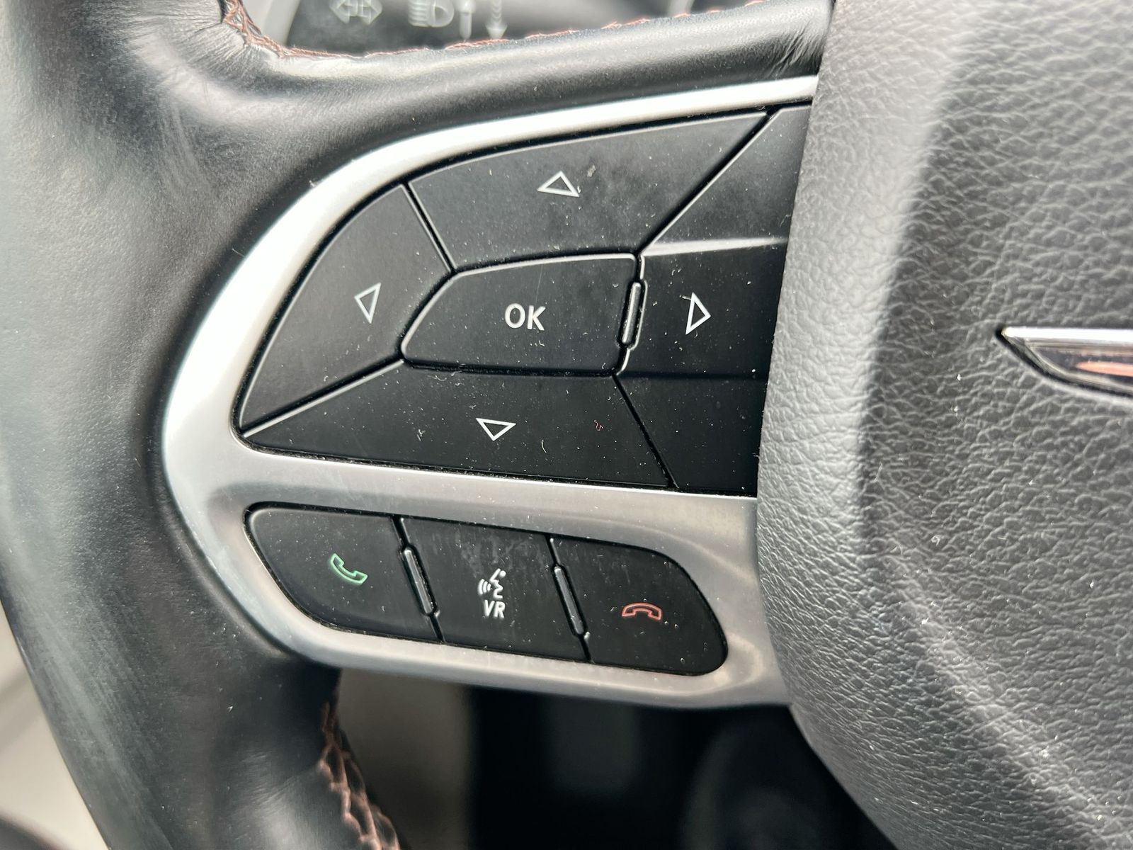 Thumbnail: 2018 Chrysler Pacifica - 22