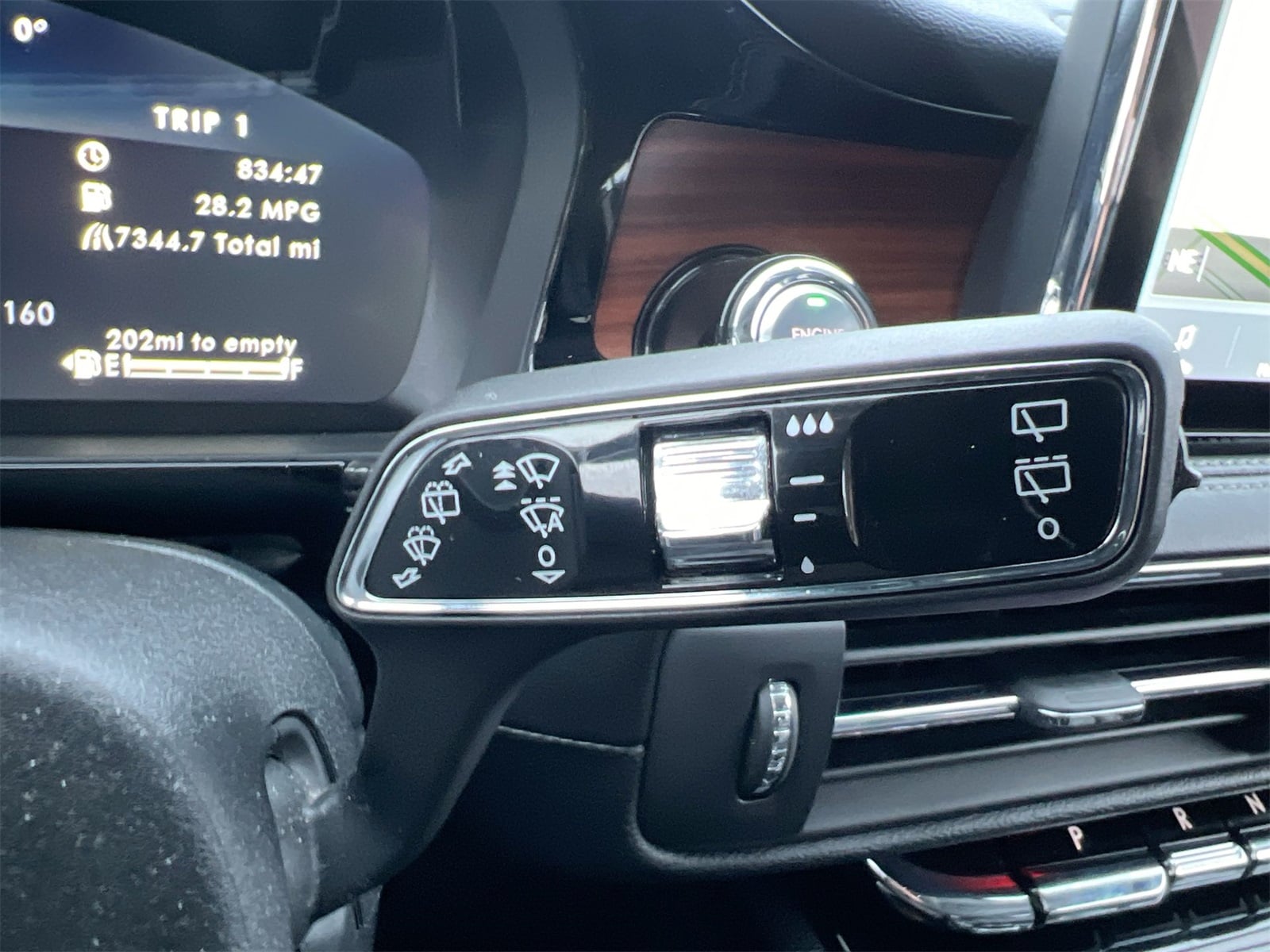 Thumbnail: 2022 Lincoln Corsair - 25