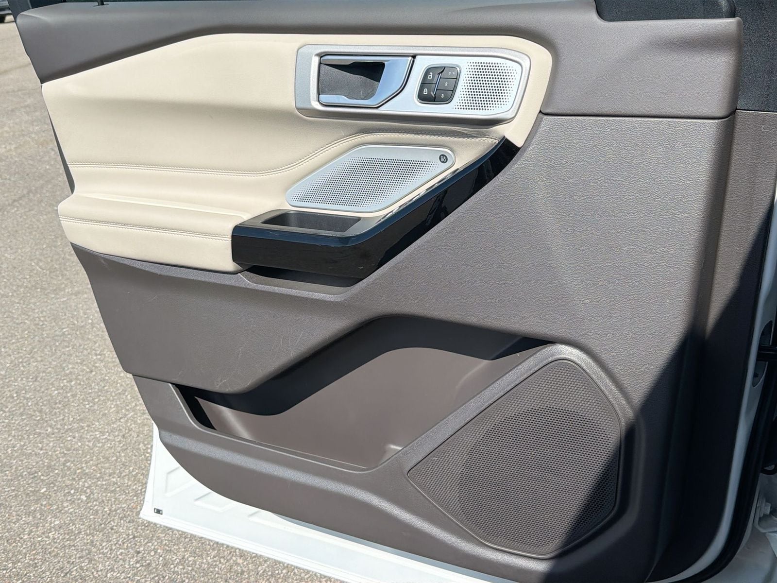 Thumbnail: 2023 Ford Explorer - 30