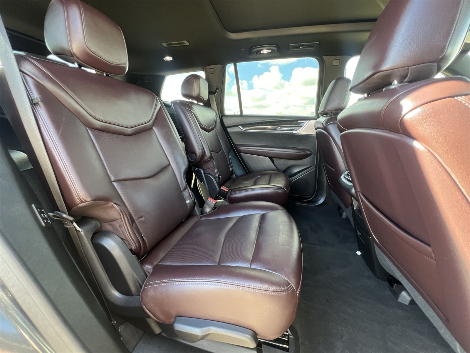 Thumbnail: 2022 Cadillac XT6 - 21