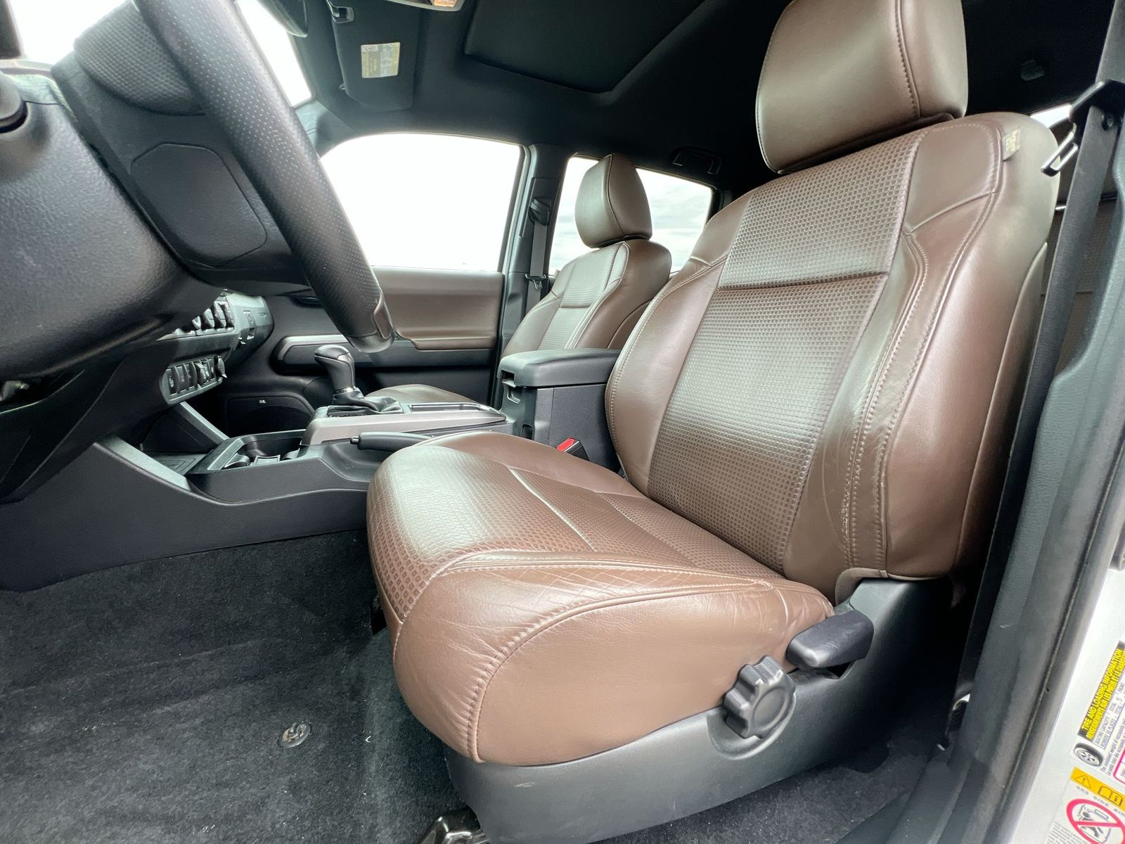 Thumbnail: 2019 Toyota Tacoma - 16