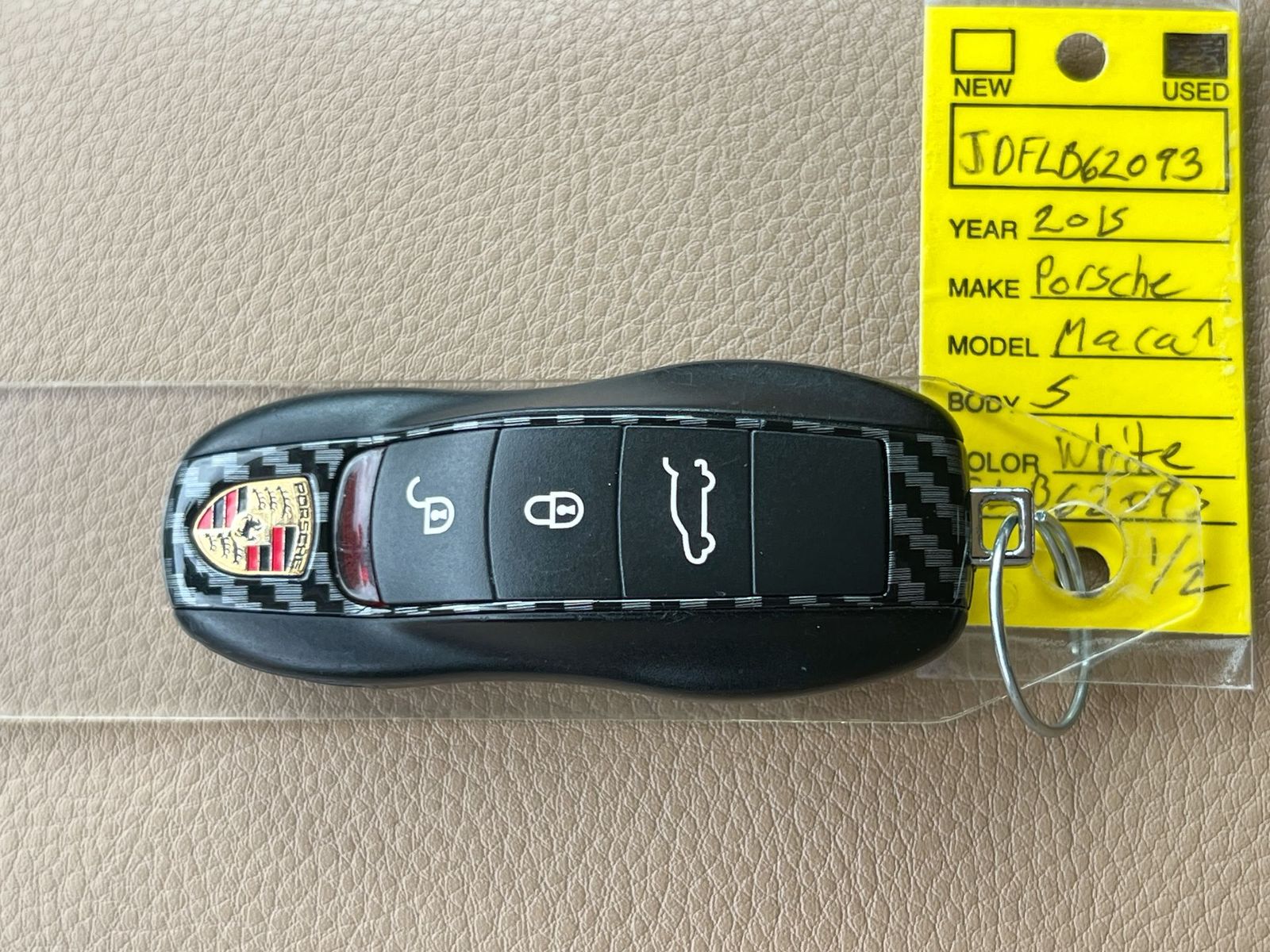 Thumbnail: 2015 Porsche Macan - 34