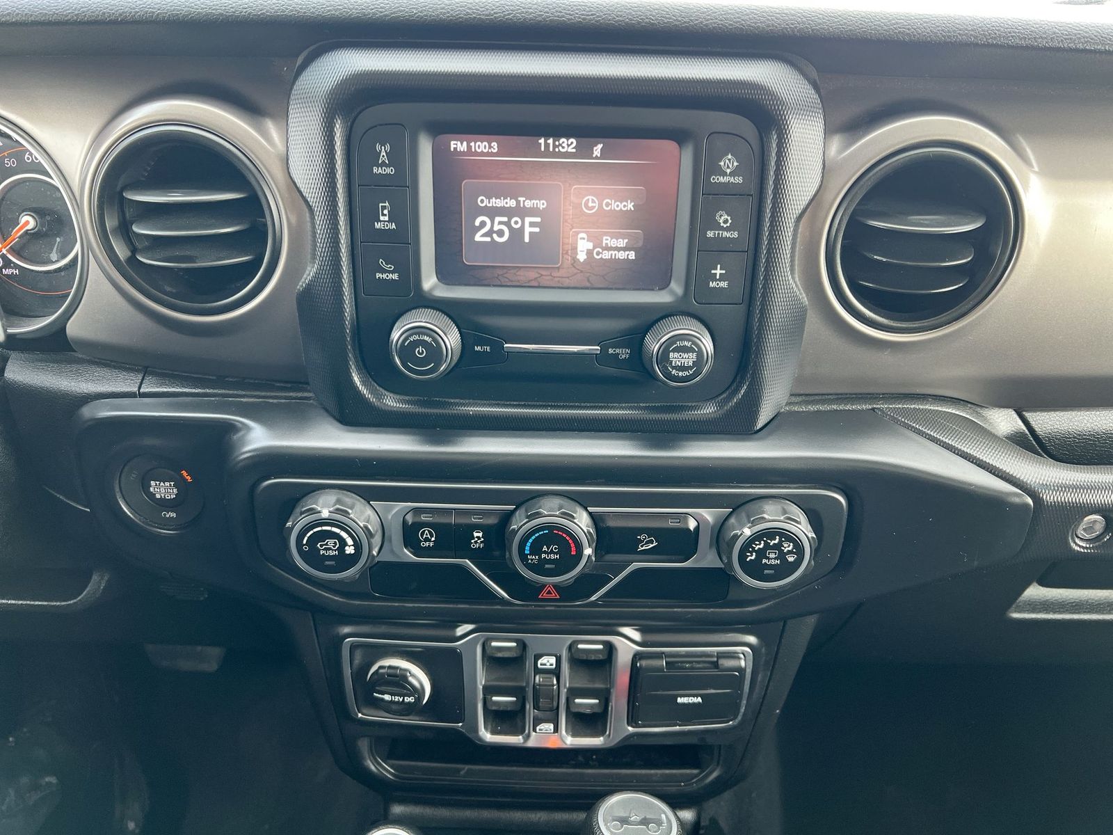 Thumbnail: 2020 Jeep Wrangler - 27