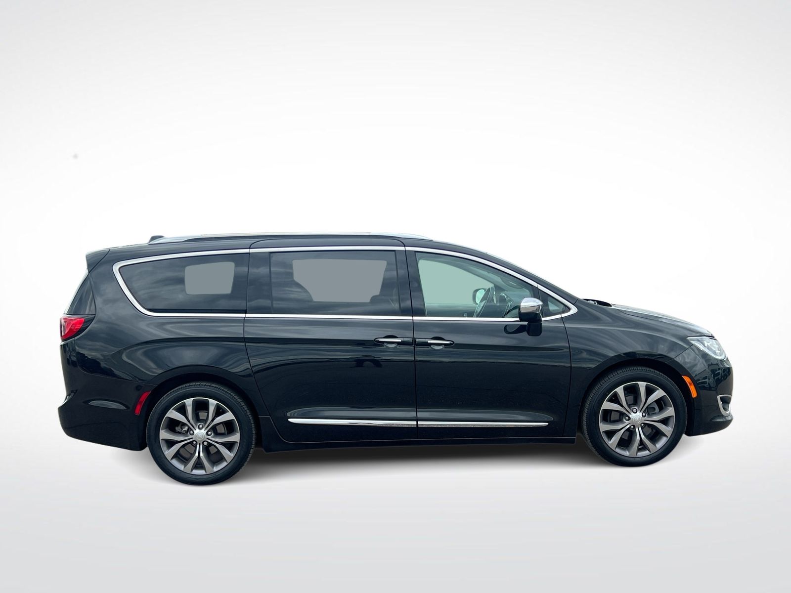 Thumbnail: 2019 Chrysler Pacifica - 9