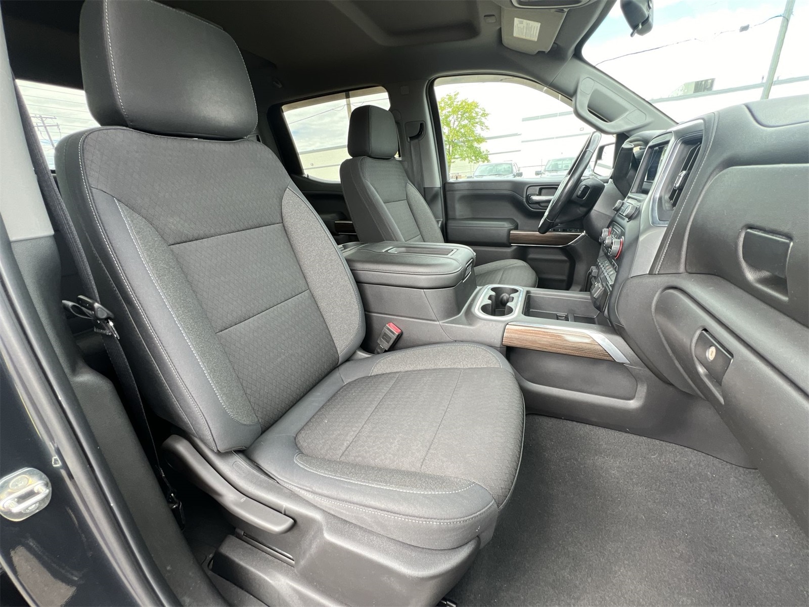Thumbnail: 2019 Chevrolet Silverado 1500 - 21