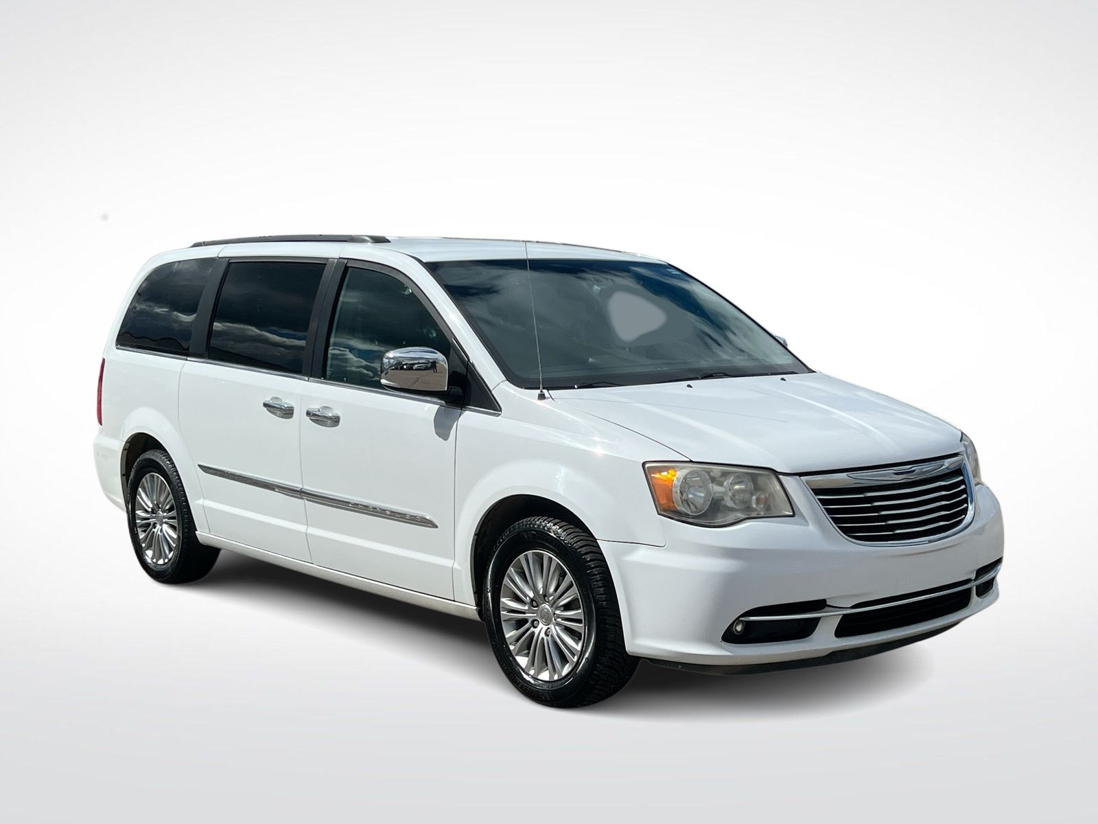 Used 2015 Chrysler Town & Country Touring-L with VIN 2C4RC1CG6FR755732 for sale in Troy, MI