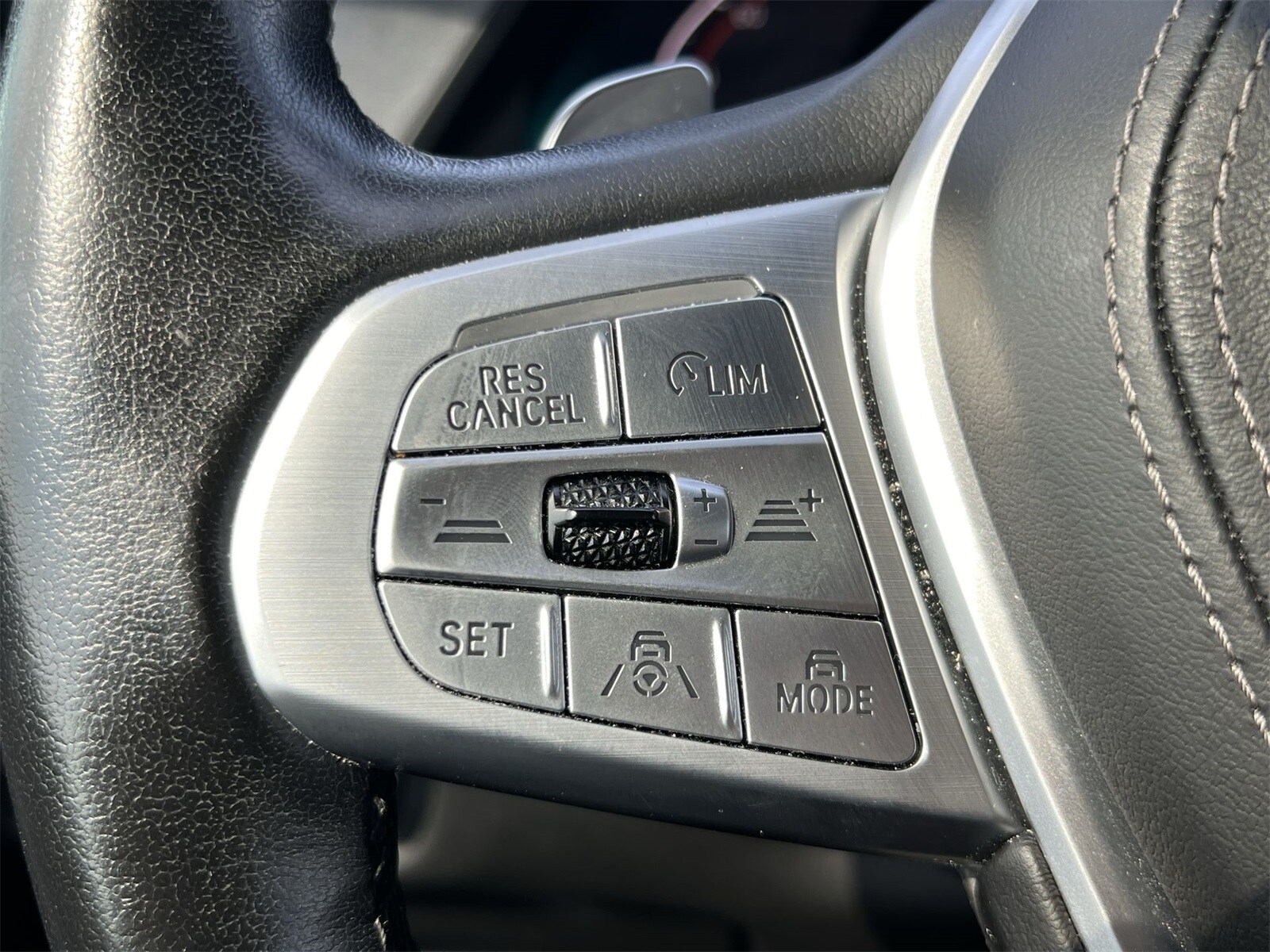 Thumbnail: 2021 BMW X7 - 24