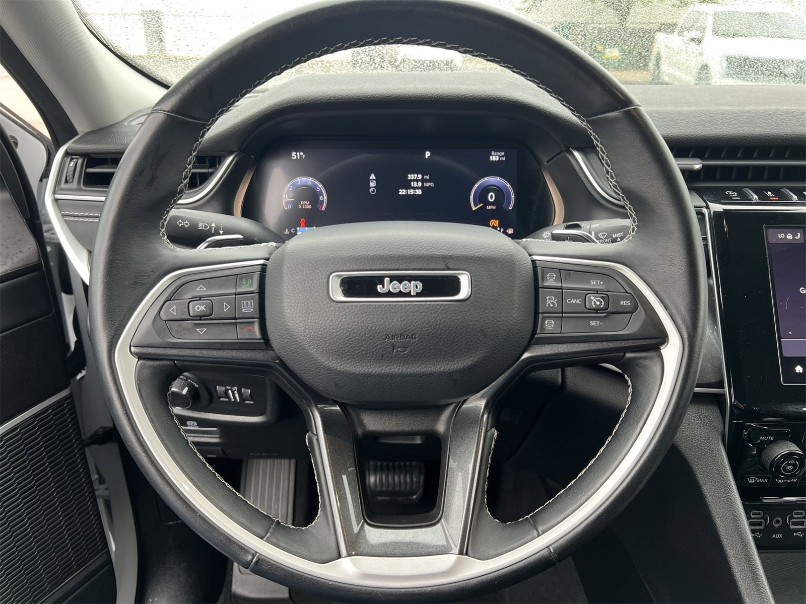 2022 Jeep Grand Cherokee L Laredo 23