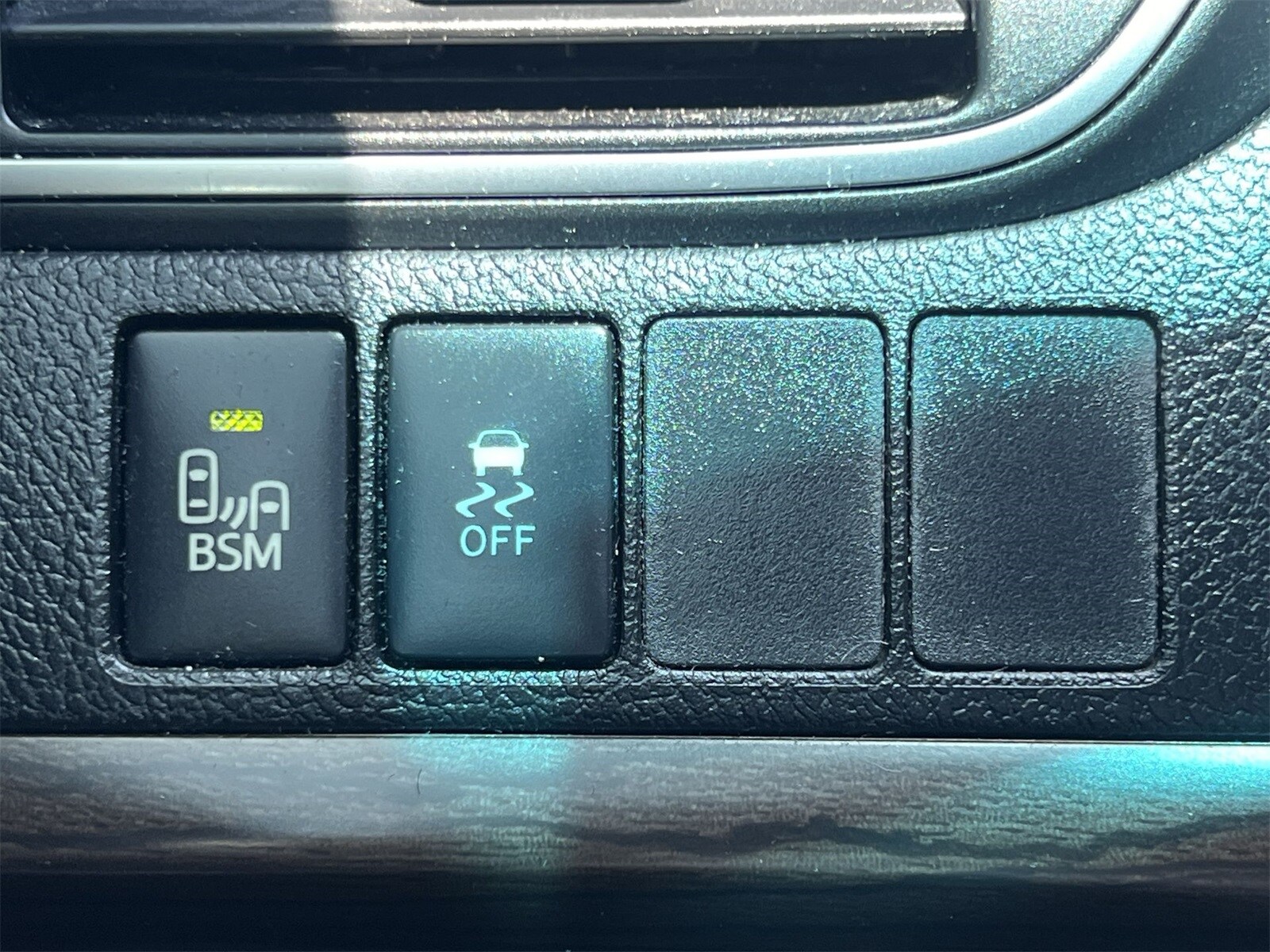 2016 Toyota Camry XLE 18