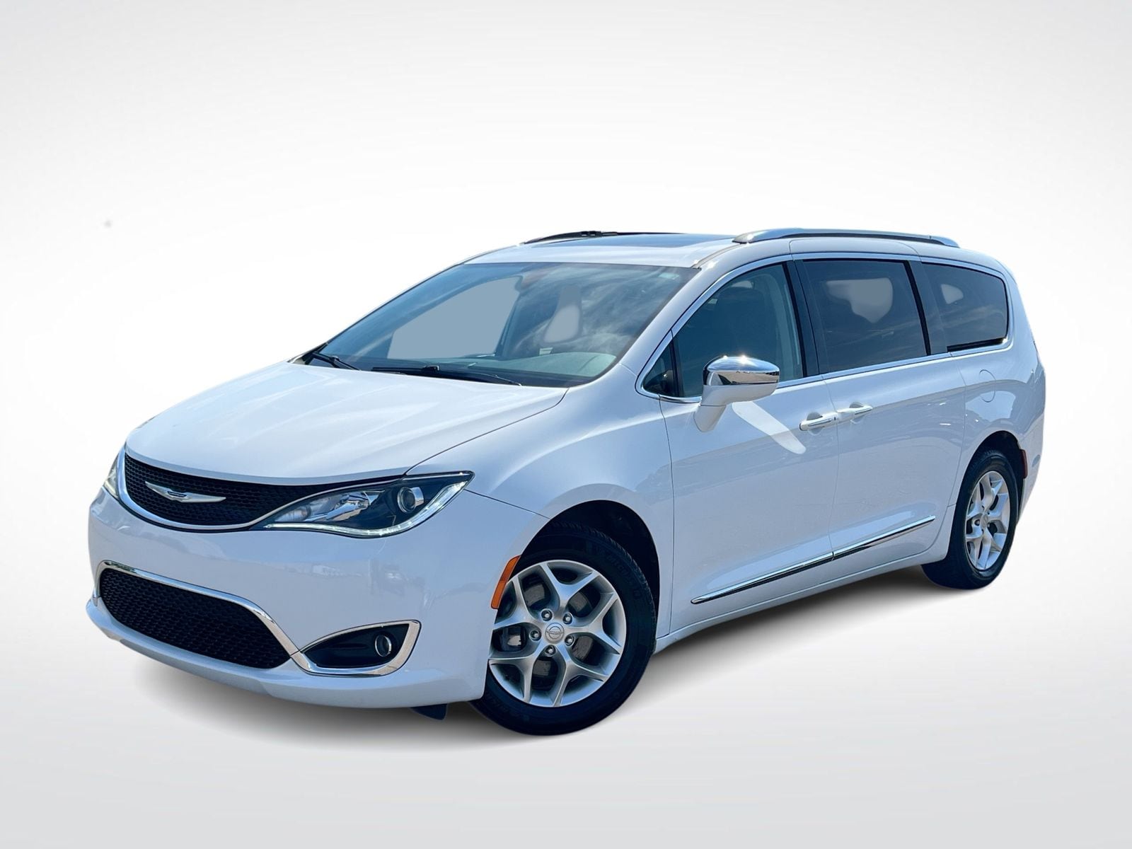 2020 Chrysler Pacifica Limited's photo