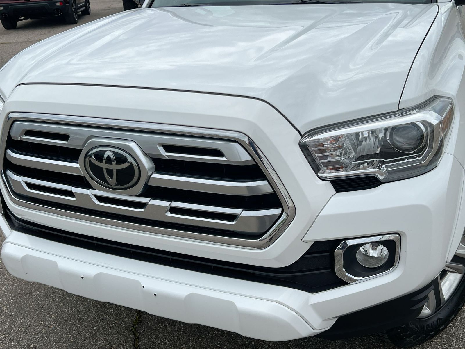 Thumbnail: 2019 Toyota Tacoma - 11
