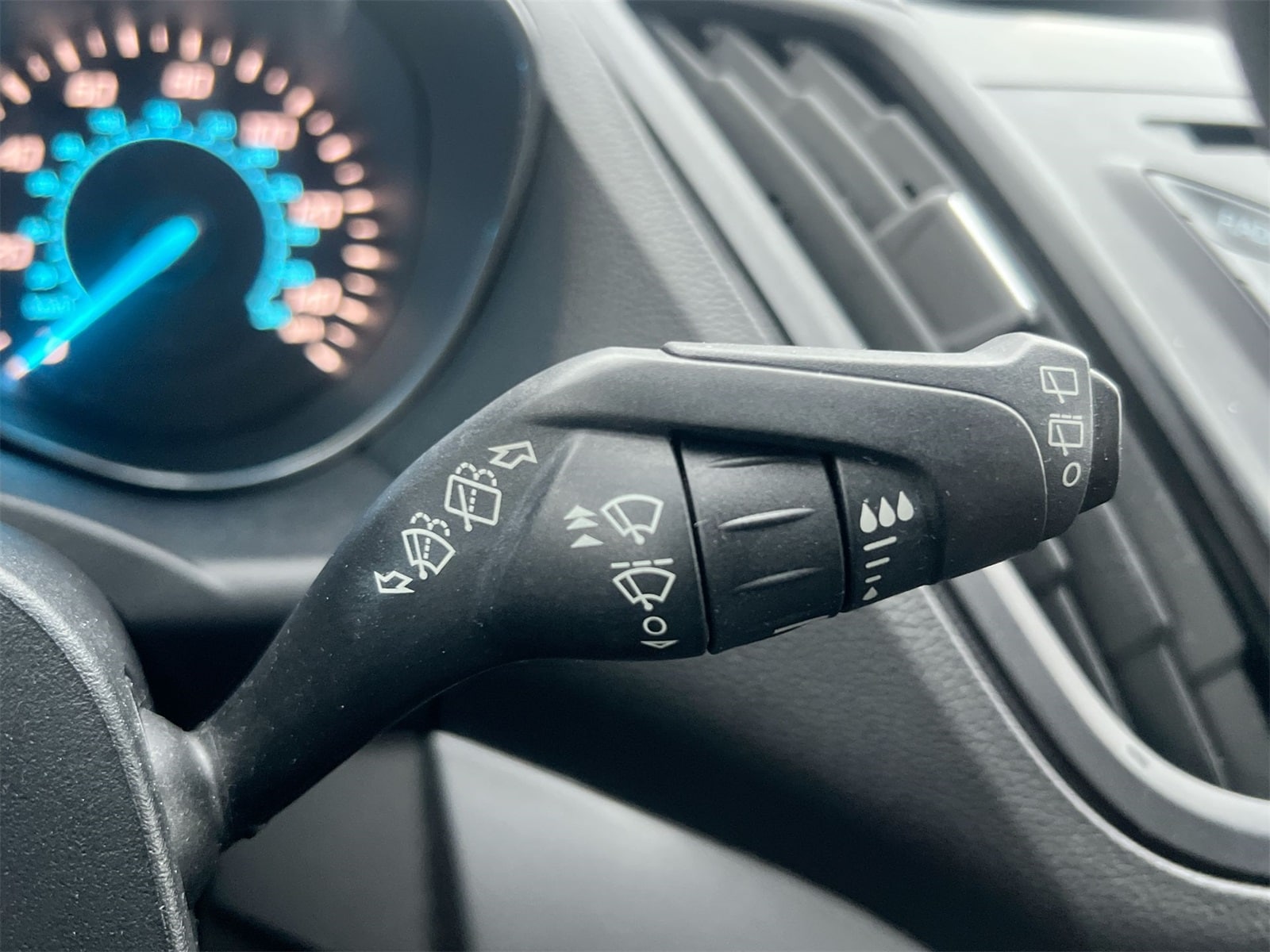 Thumbnail: 2015 Ford Escape - 25