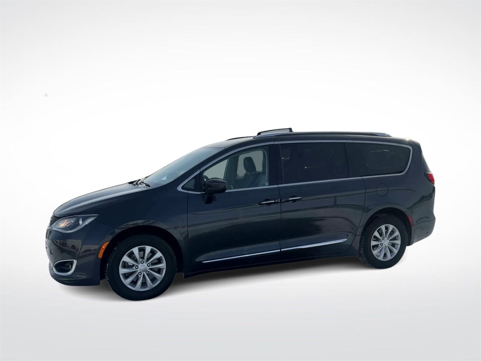 Thumbnail: 2019 Chrysler Pacifica - 5
