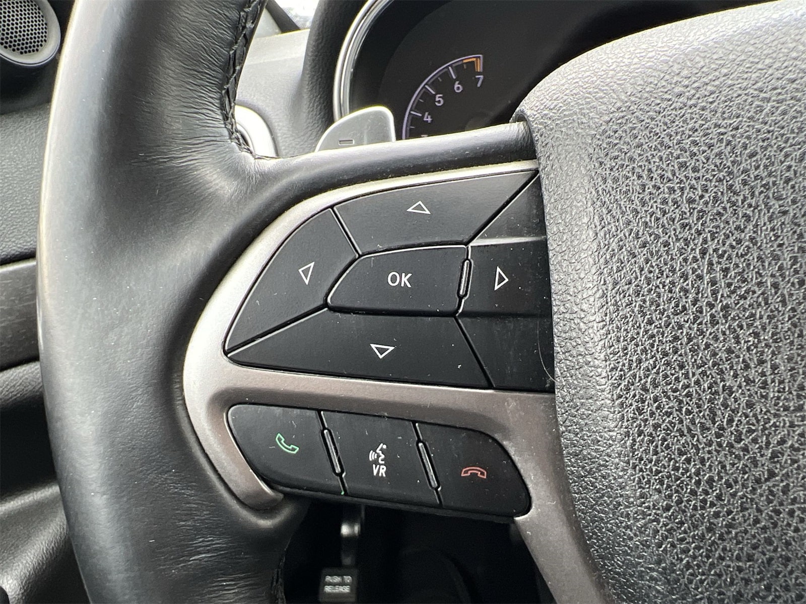 Thumbnail: 2017 Jeep Grand Cherokee - 24