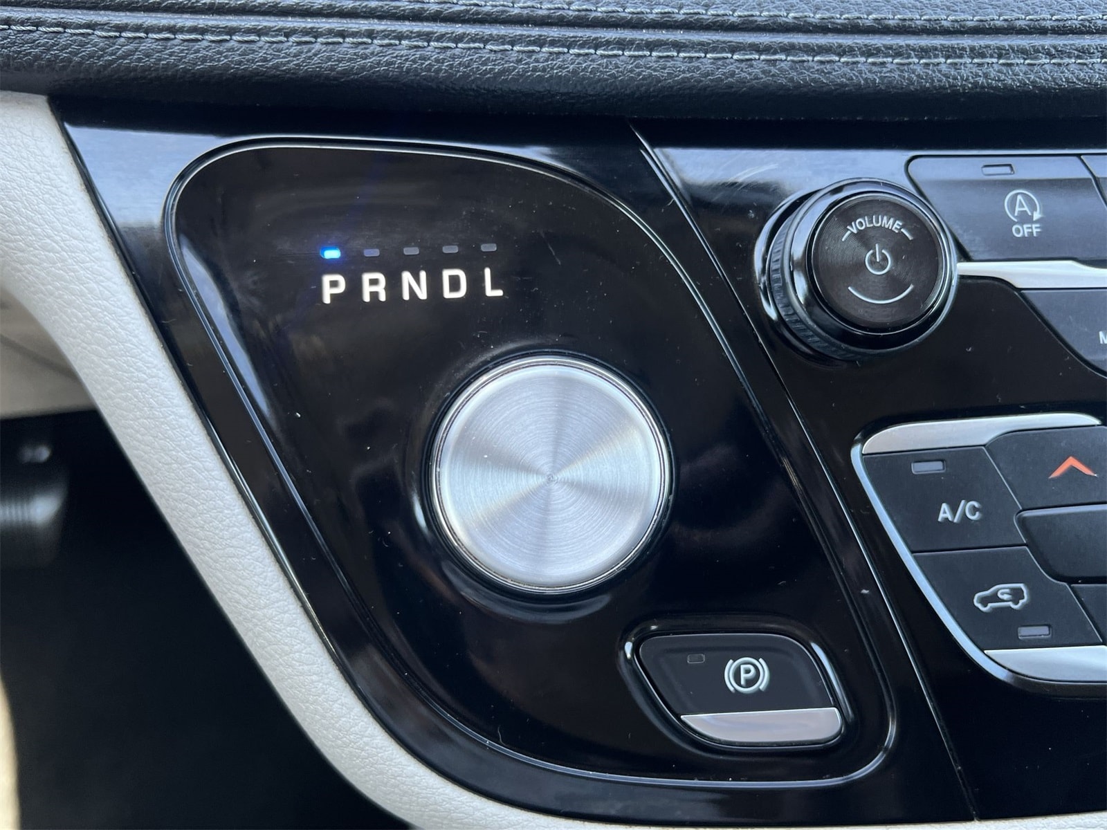 Thumbnail: 2019 Chrysler Pacifica - 33
