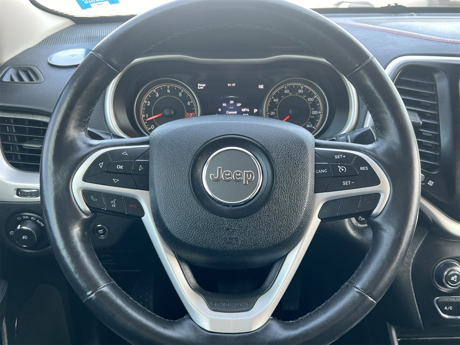 Thumbnail: 2015 Jeep Cherokee - 22