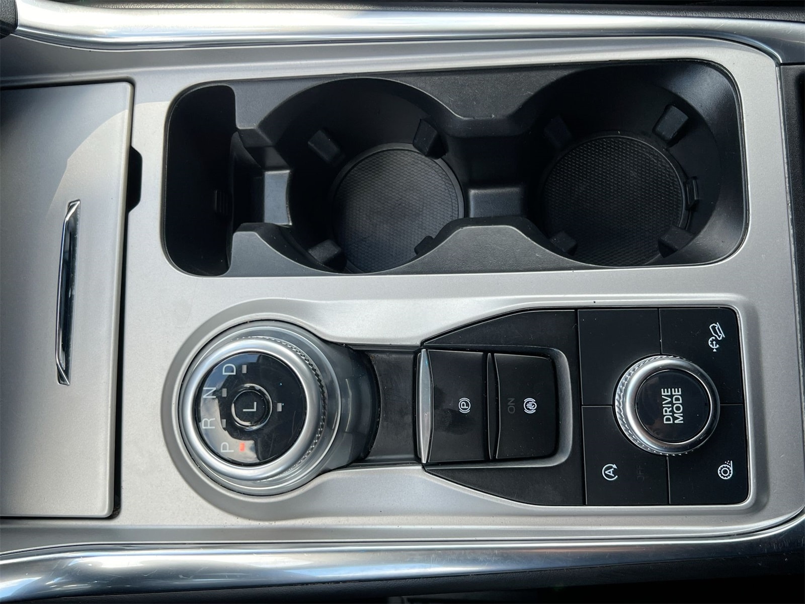 Thumbnail: 2023 Ford Explorer - 32