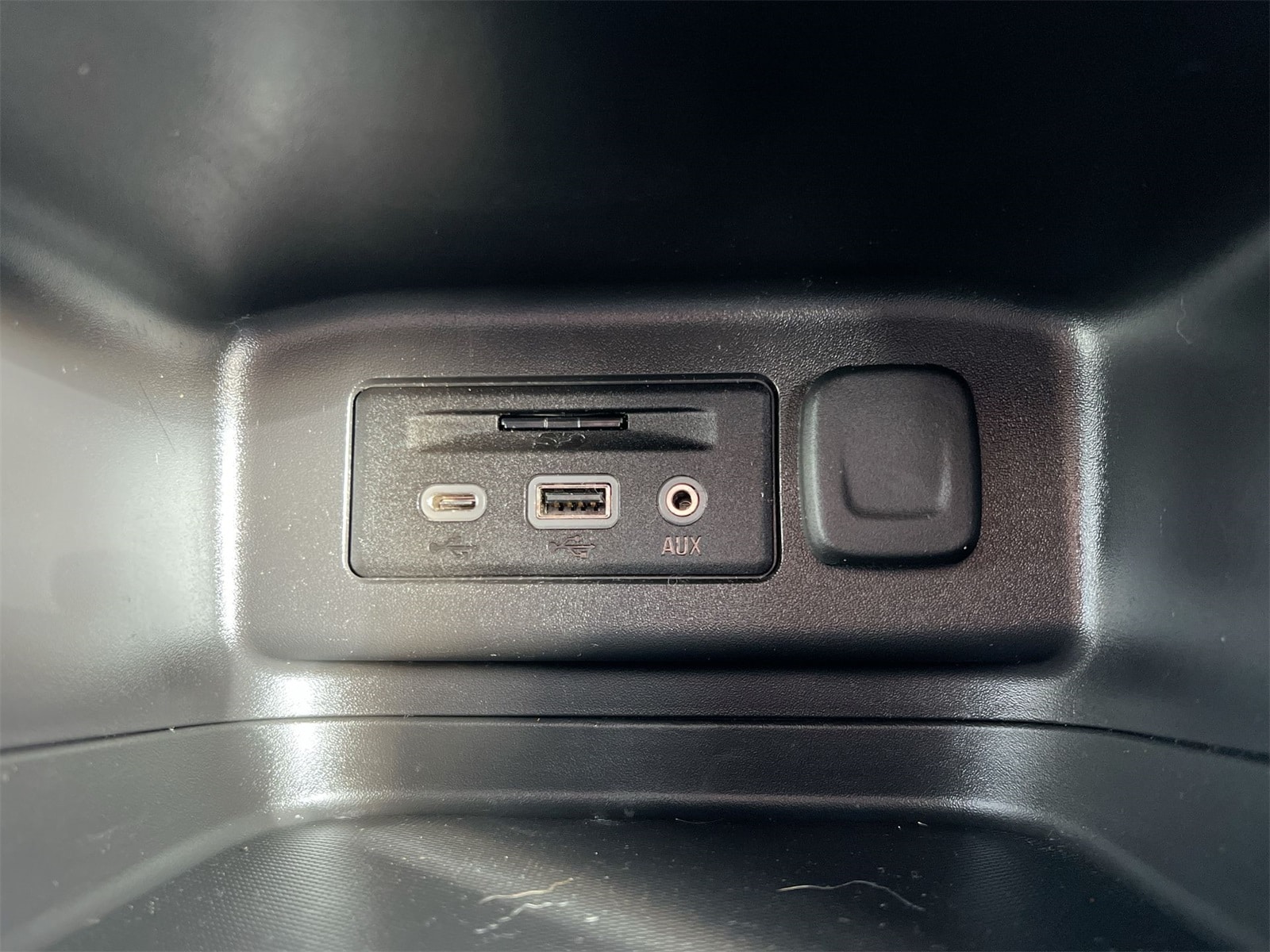 Thumbnail: 2019 Chevrolet Equinox - 32