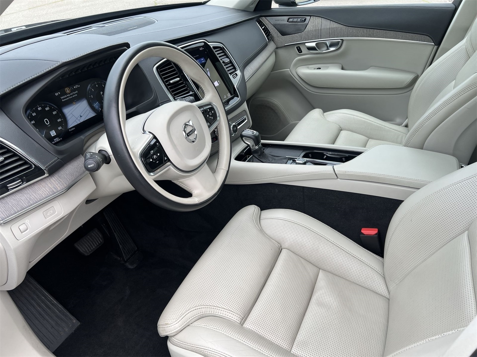 Thumbnail: 2022 Volvo XC90 - 10