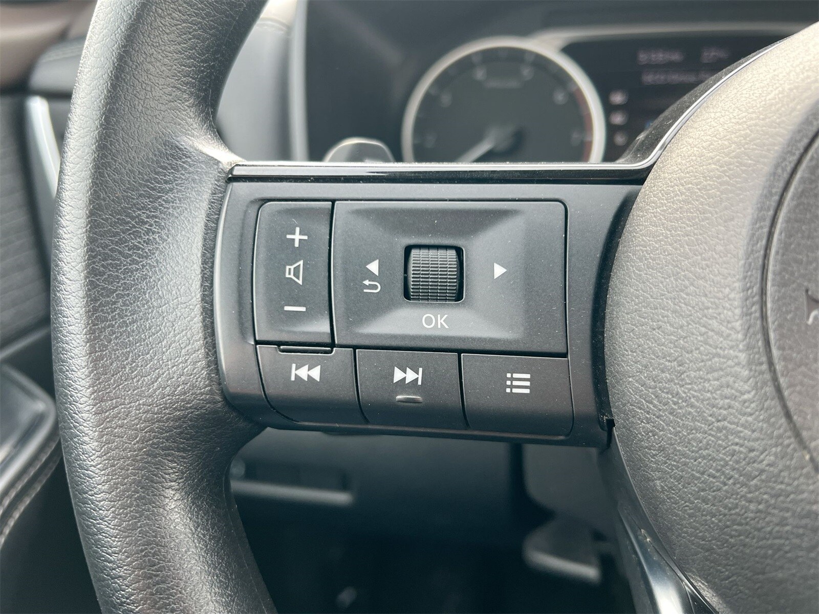 Thumbnail: 2023 Nissan Rogue - 23