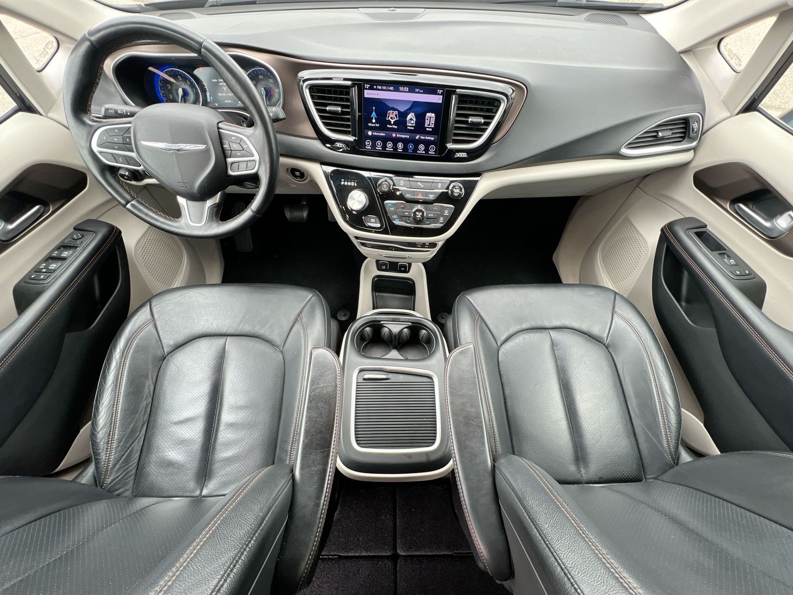 Thumbnail: 2018 Chrysler Pacifica - 14