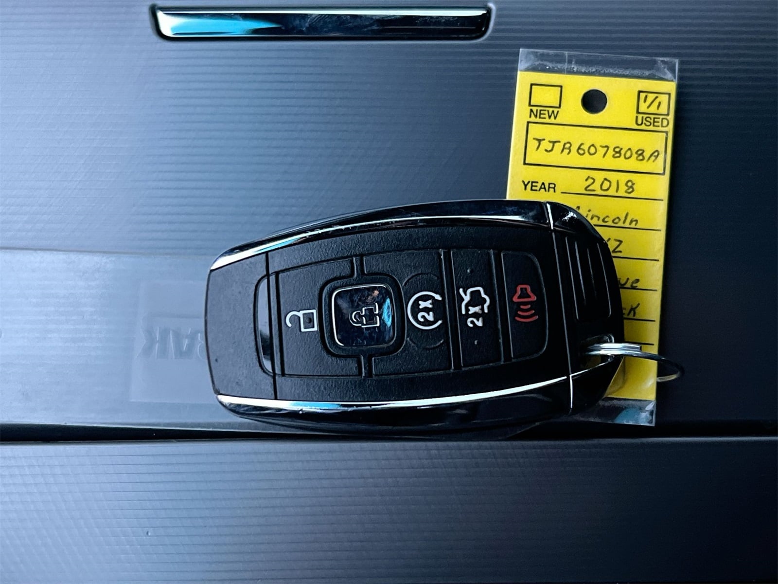 Thumbnail: 2018 Lincoln MKZ - 35