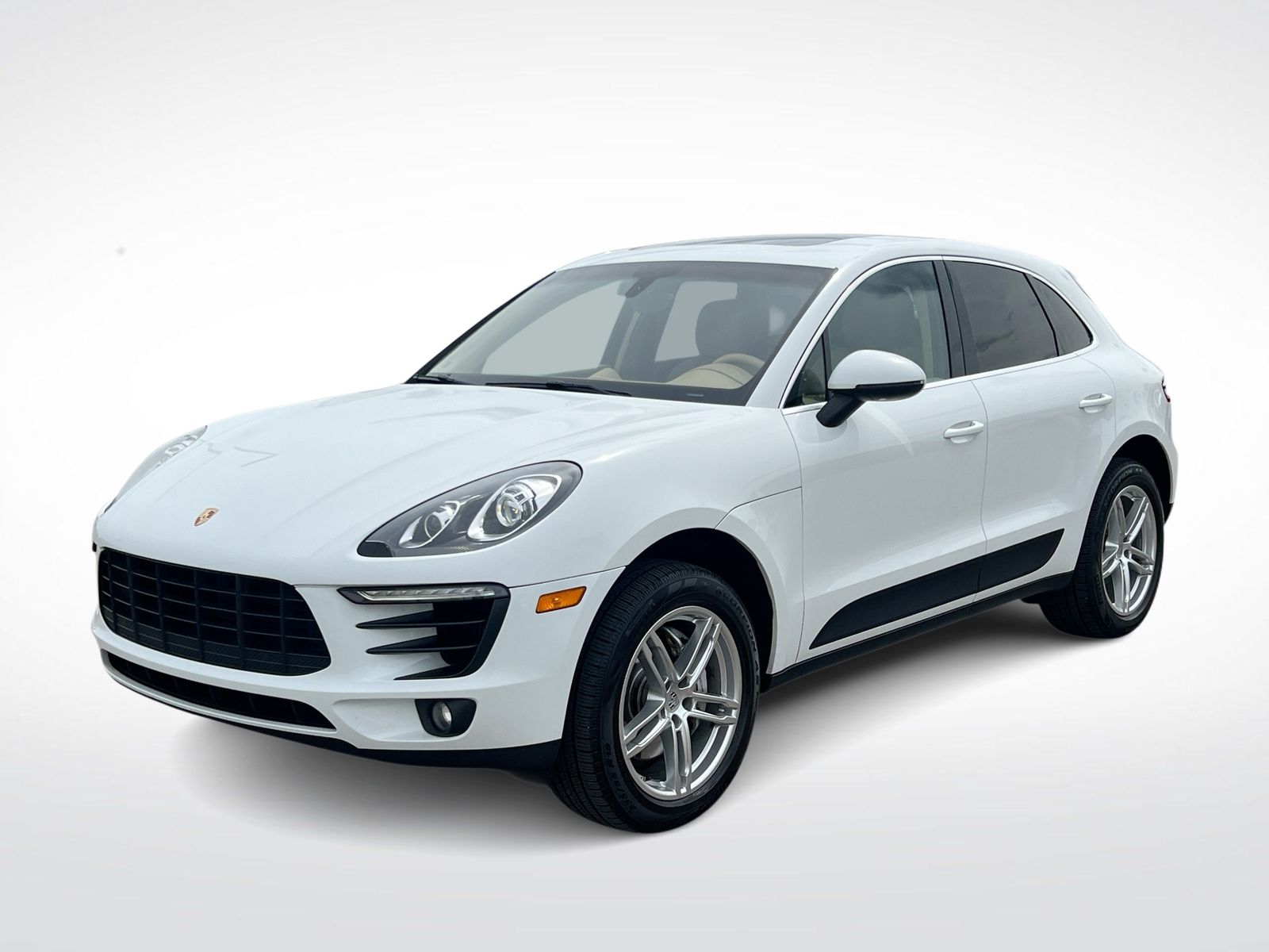 Thumbnail: 2015 Porsche Macan - 4