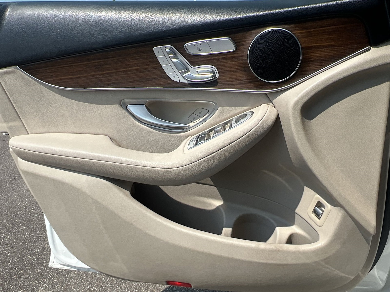 Thumbnail: 2021 Mercedes-Benz GLC - 28