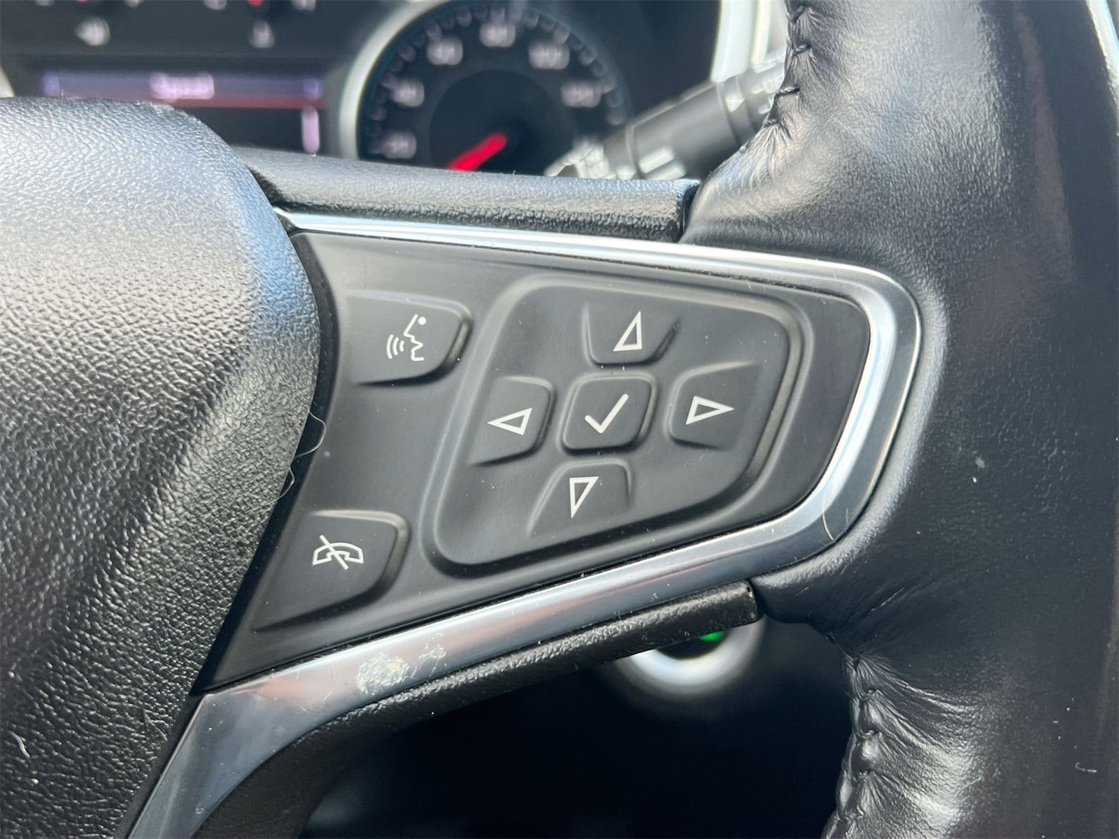 Thumbnail: 2019 Chevrolet Equinox - 25