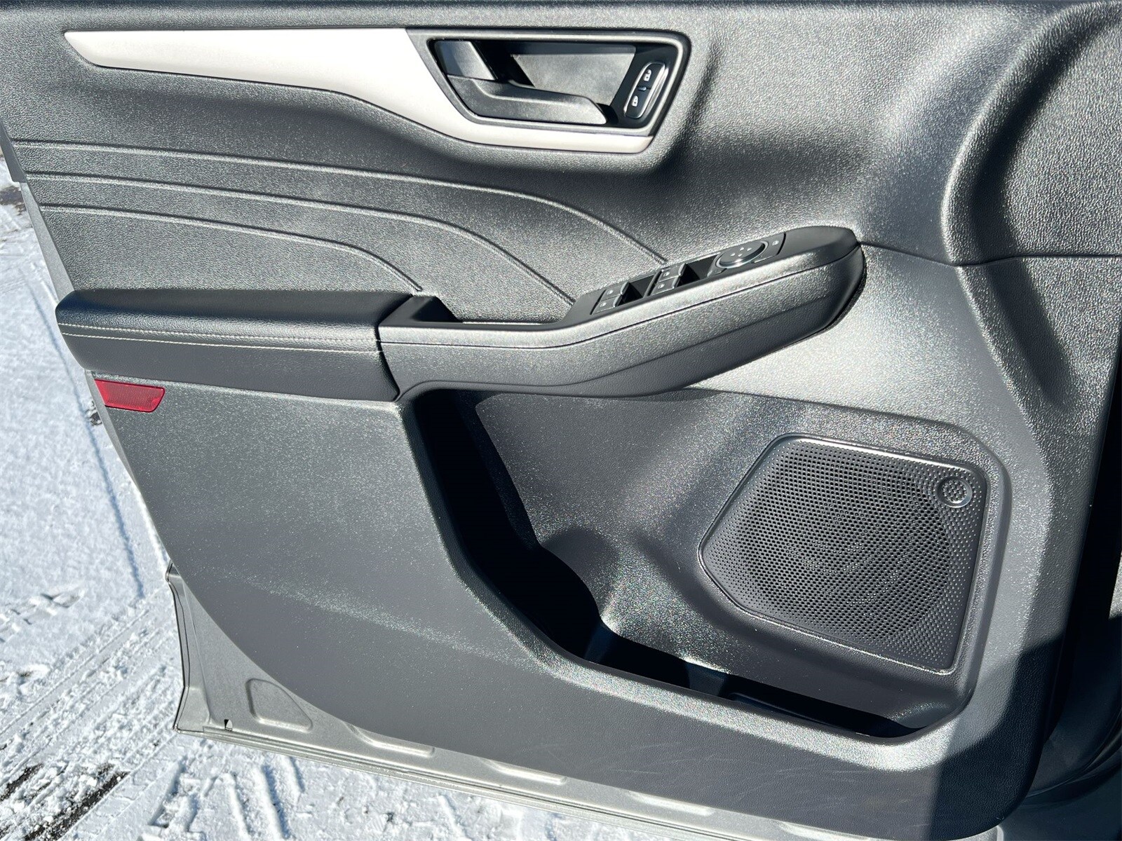 Thumbnail: 2022 Ford Escape - 32