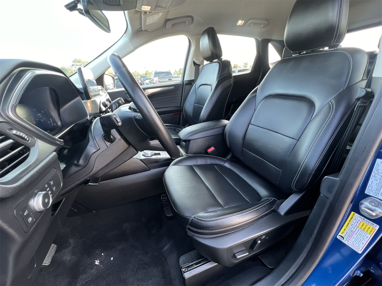 Thumbnail: 2022 Ford Escape - 17