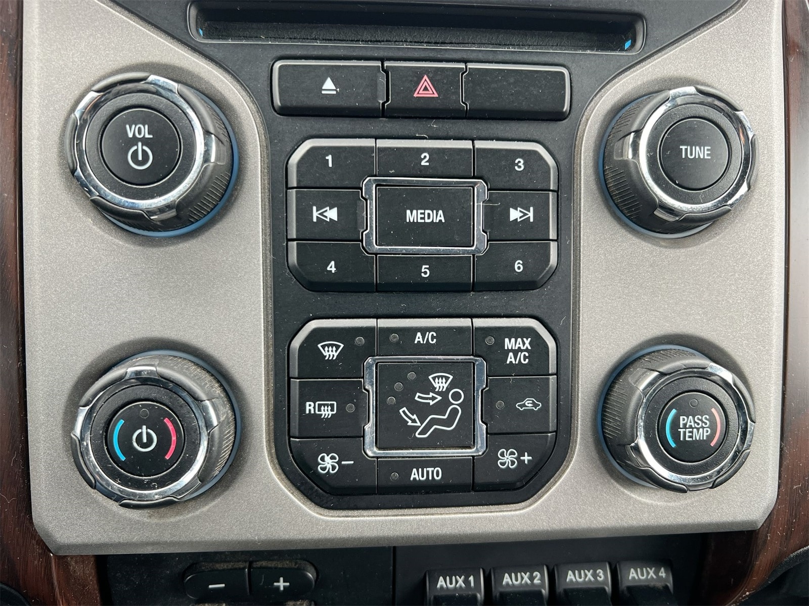 Thumbnail: 2016 Ford F-350 - 27