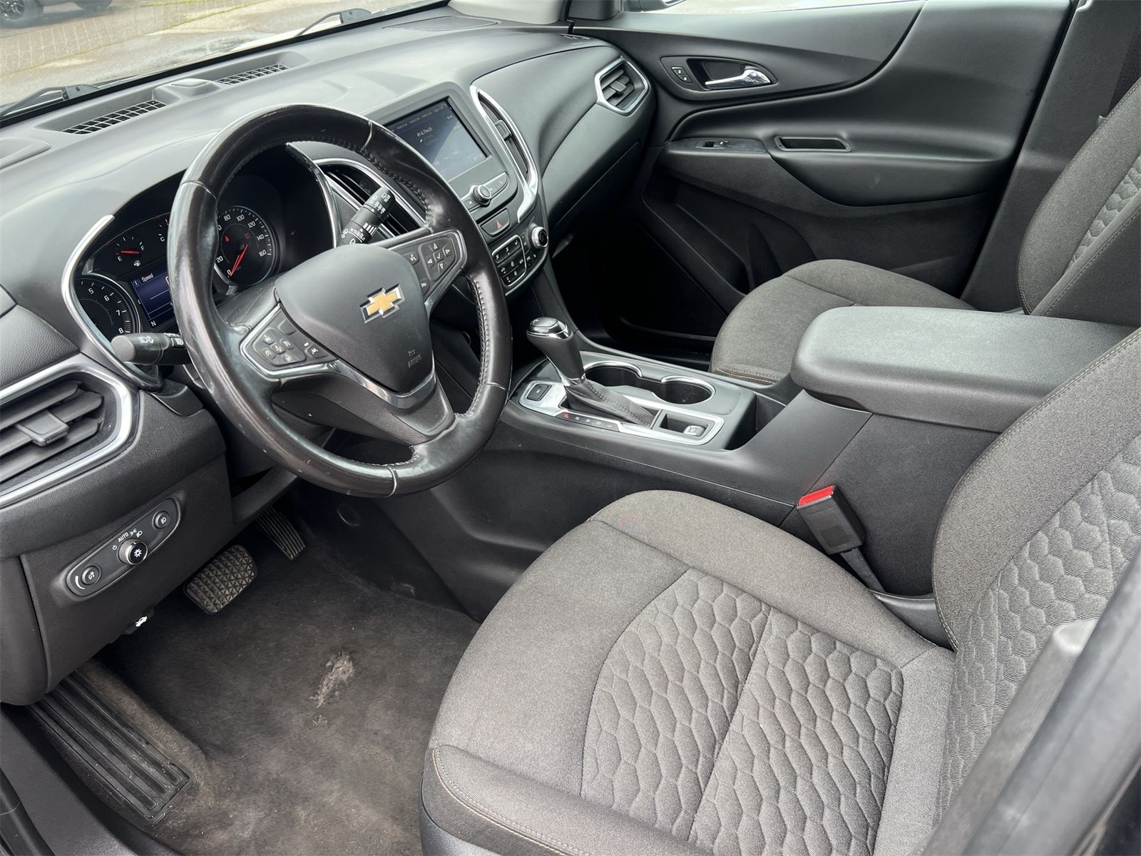 Thumbnail: 2020 Chevrolet Equinox - 10