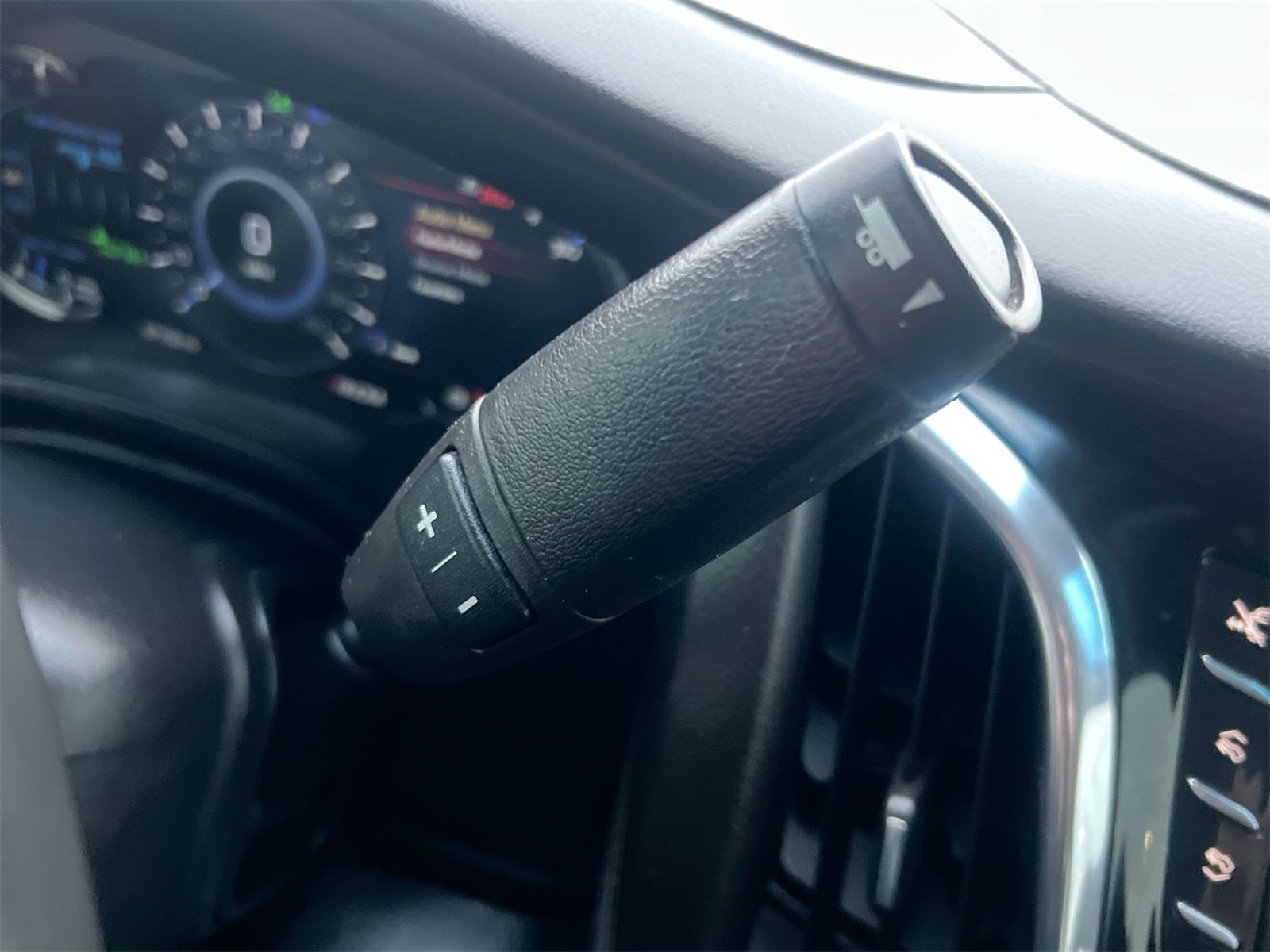 Thumbnail: 2016 Cadillac Escalade - 31